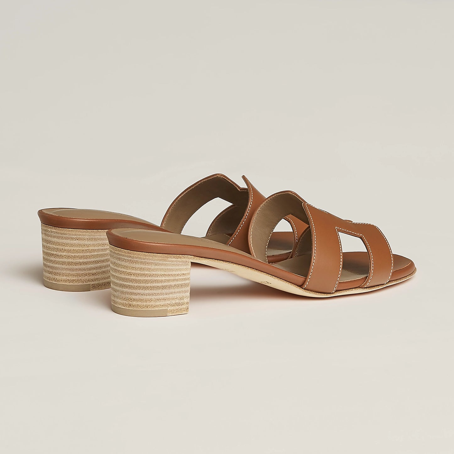 Oasis sandal Gold color