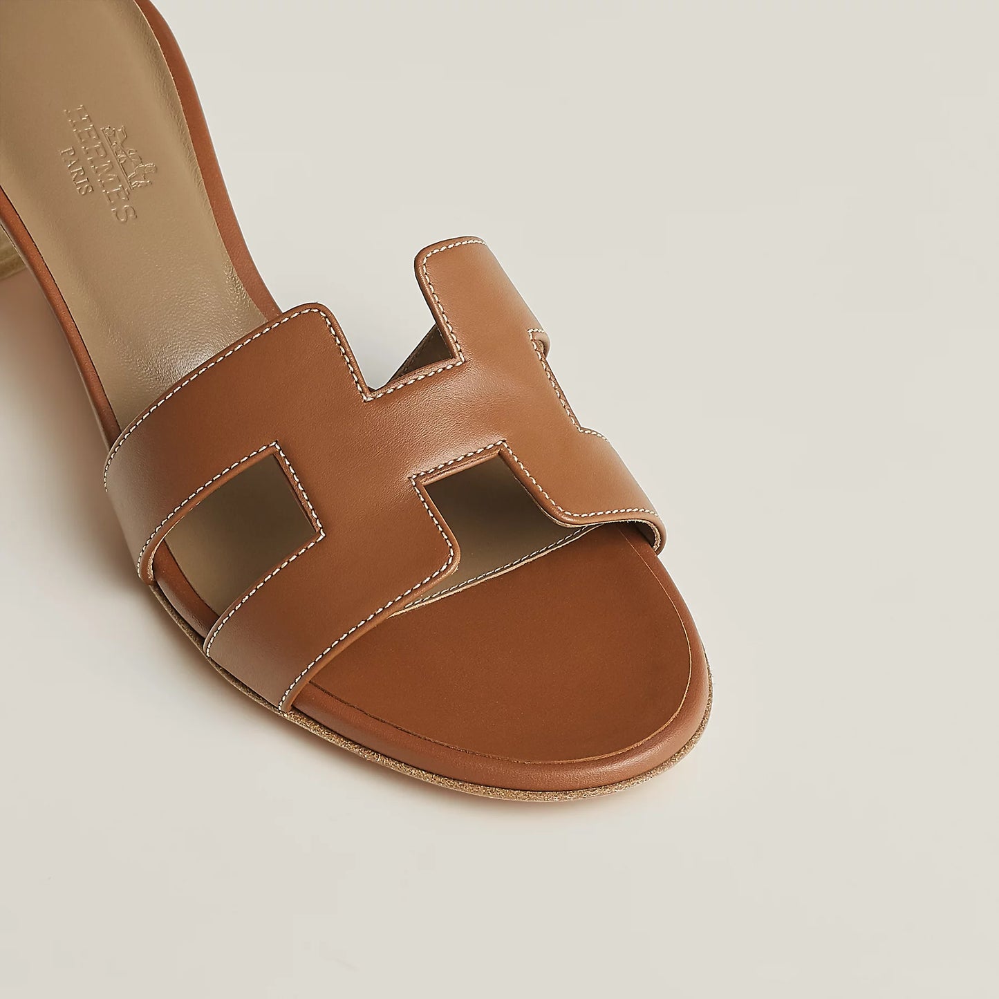 Oasis sandal Gold color