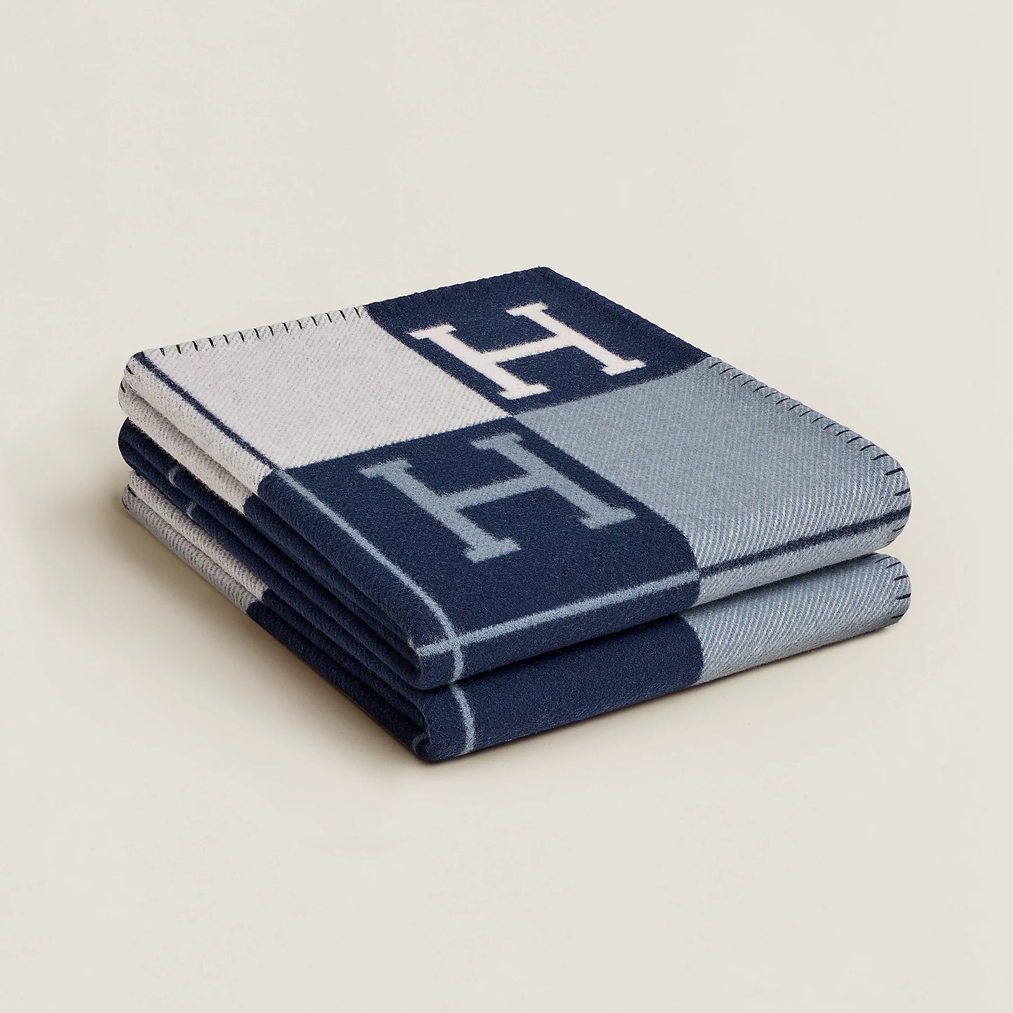 Avalon III throw blanket Écru / Caban color