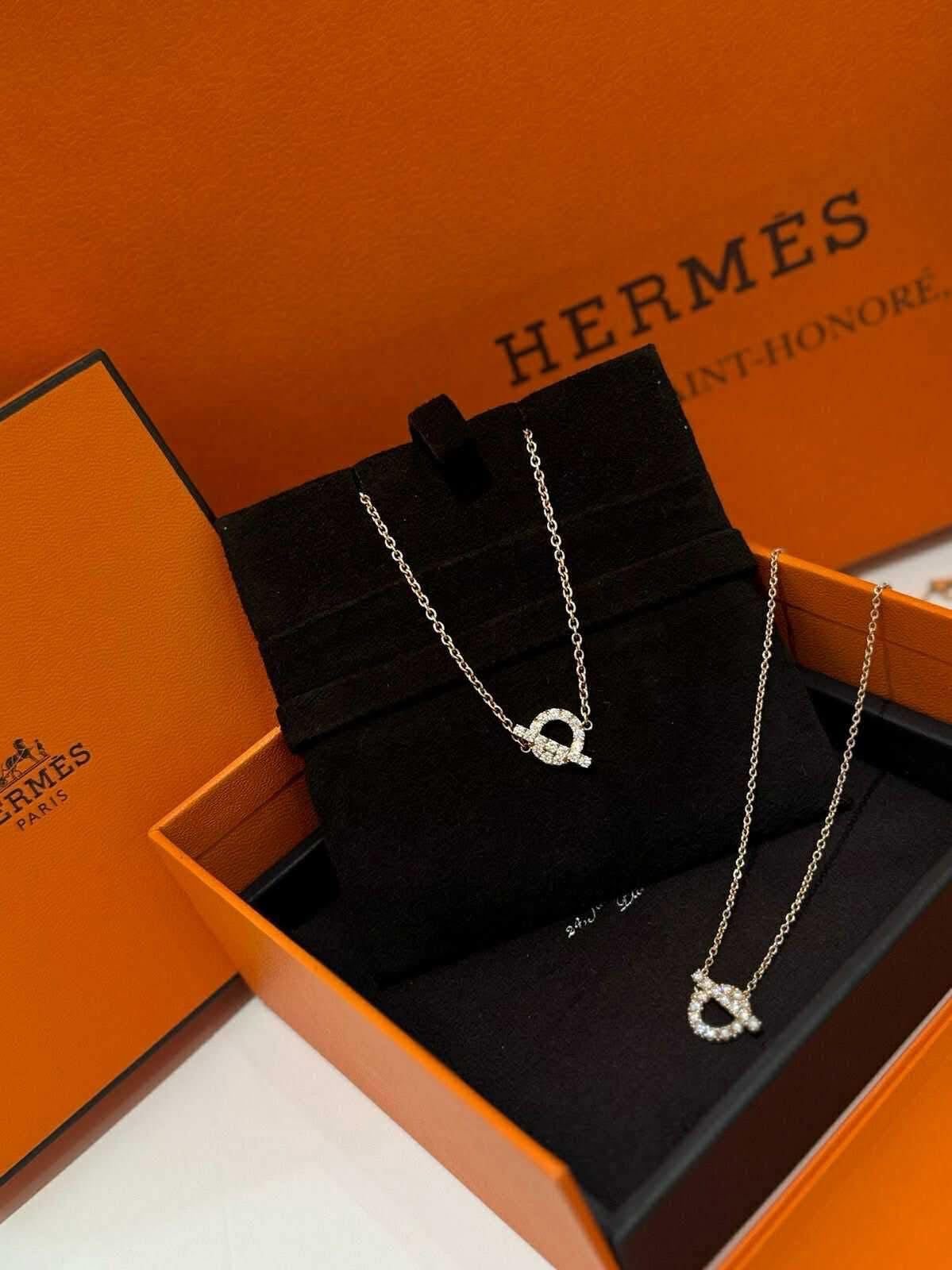 Finesse pendant - White gold